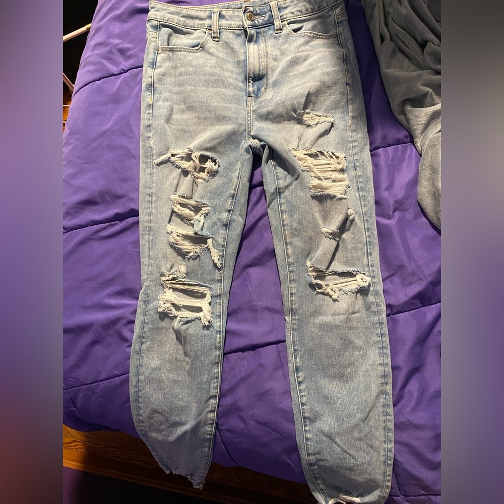 American eagle ripped jeans